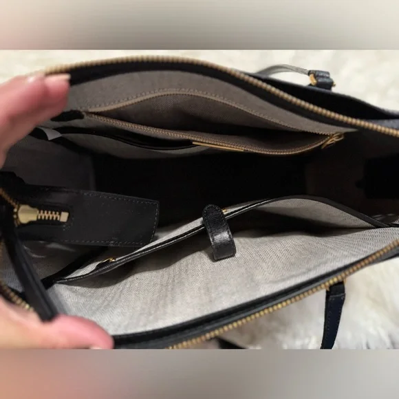 Tory Burch Robinson Small Leather Tote - Picture 6 of 11